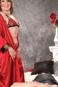 stunner mummy and massive boobs